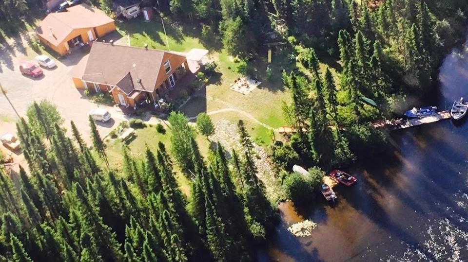Bed and Breakfast Gite De La Riviere Chibougamau Zewnętrze zdjęcie
